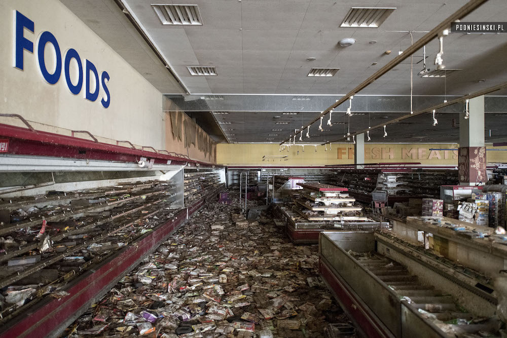 An abandoned supermarket in Fukushima 